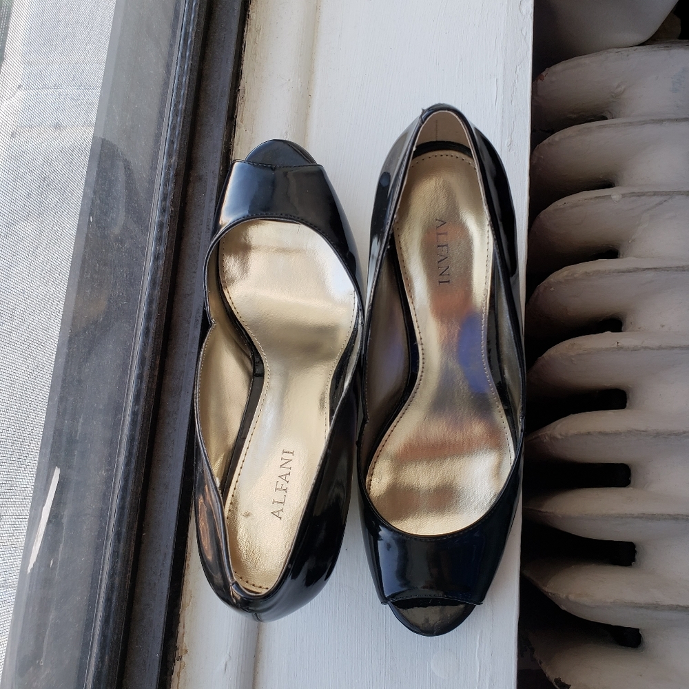🥳3/$16🥳Alfani black wedges open toe